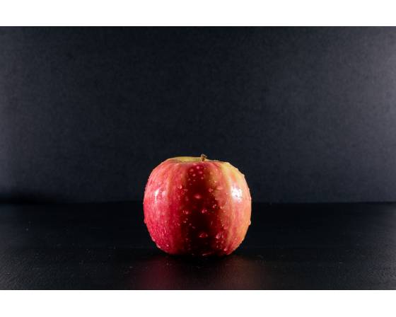 South Africa Cripps Red Apple